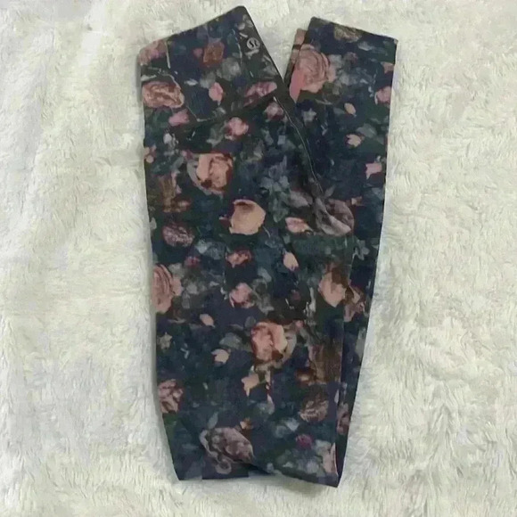 Lululemon leggings - Picture 2 of 10